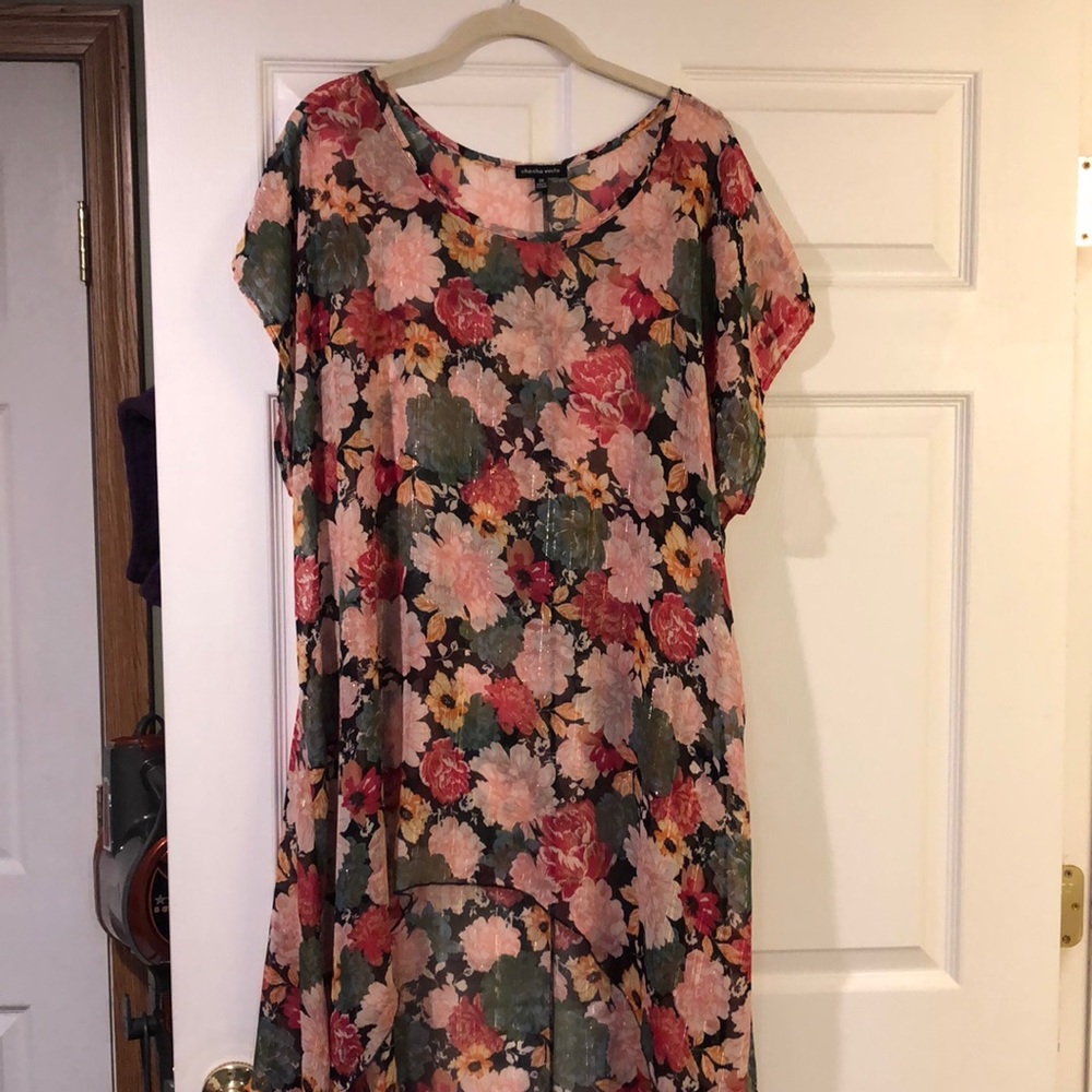 Beautiful Floral Plus Sheer Hi Low Top Size 3X Chacha Vente Unique